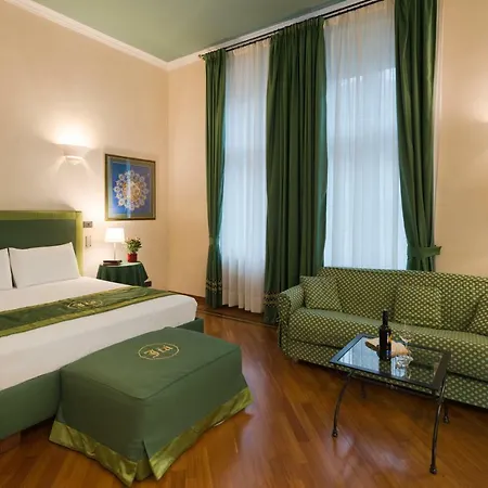 Jecna Aparthotel 4*