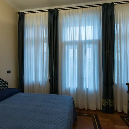 Jecna Aparthotel 4*