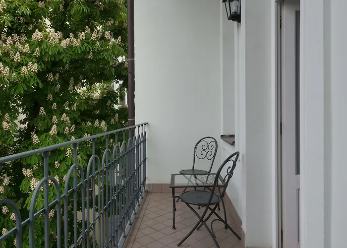 Jecna Aparthotel 4*