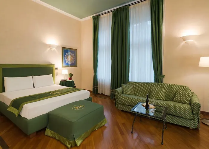 Jecna Aparthotel 4*