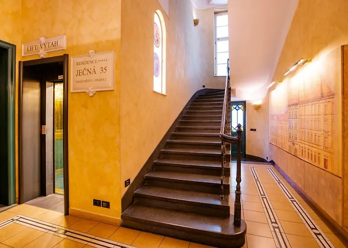 Jecna Aparthotel 4*
